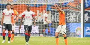 [英超]赛季首胜 水晶宫客场完胜维拉